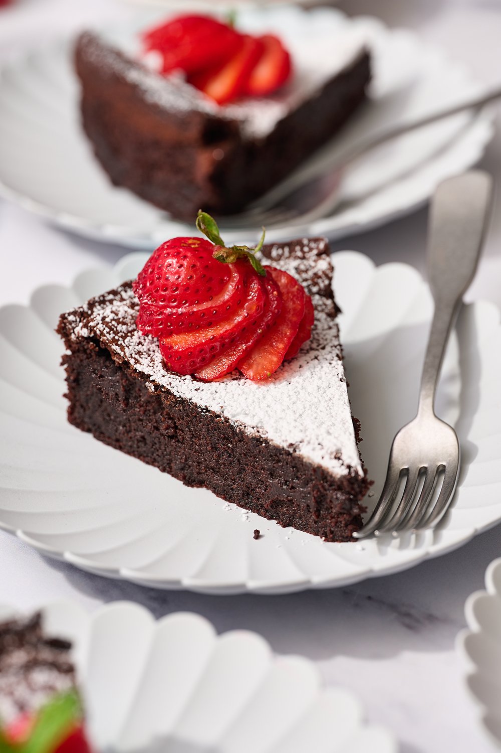 BEST Flourless Chocolate Cake Recipe - Handle the Heat