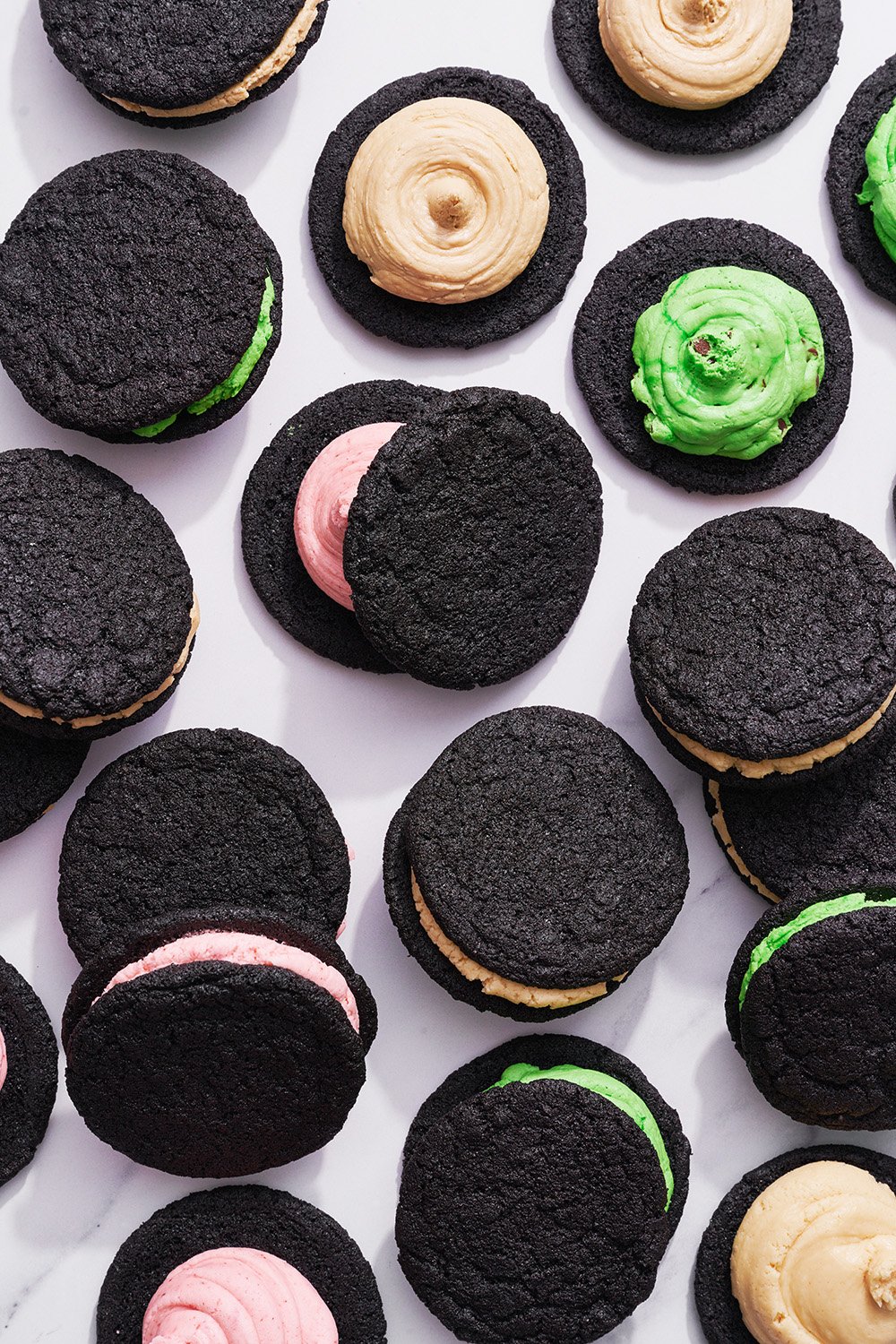 What Makes Oreo Cookies Black? - FoodCrumbles