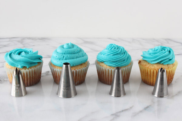 Cupcake Decorating Tips (and a video!) from HandletheHeat.com - shows what different frosting decorating tips look like and how to frost!