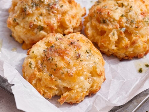 Product Review: Red Lobster Cheddar Bay Biscuit Boxed Mix – Jeni Eats