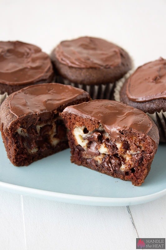 Chocolate Stuffed Cheesecake Cupcakes