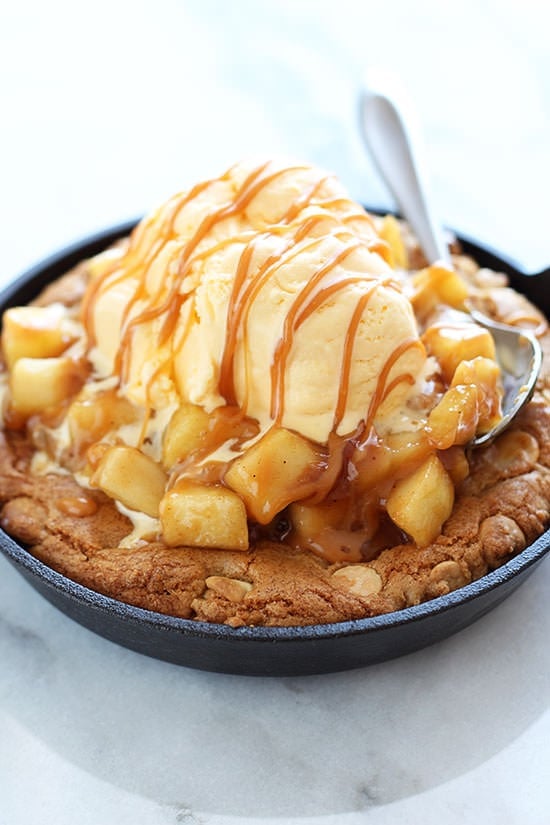 Salted Caramel Apple Pie Pizza Cookie - obsessed!