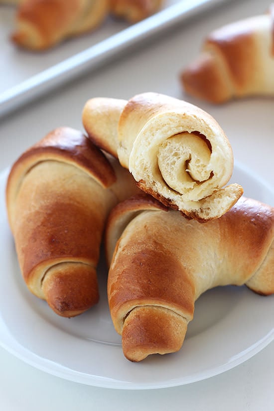 How to make crescent rolls from scratch
