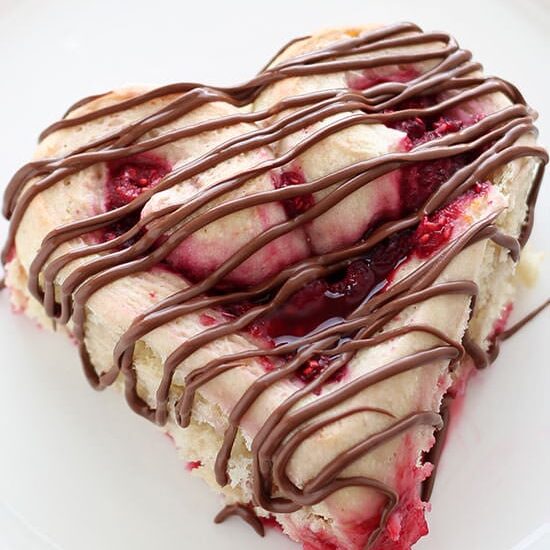 Made in 1 hour and this ADORABLE?! Def making these Heart Shaped Raspberry Rolls this Valentine's Day!