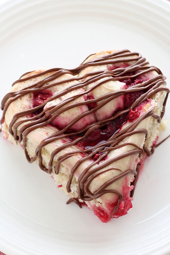 Made in 1 hour and this ADORABLE?! Def making these Heart Shaped Raspberry Rolls this Valentine's Day!