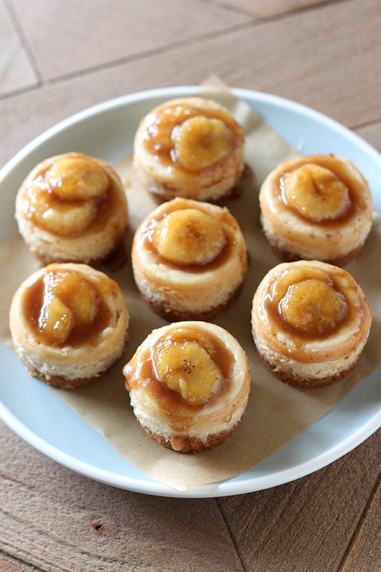 No need to visit a fancy restaurant to enjoy Bananas Foster! Mini Bananas Foster Cheesecakes have tons of caramelized banana flavor and luscious texture.