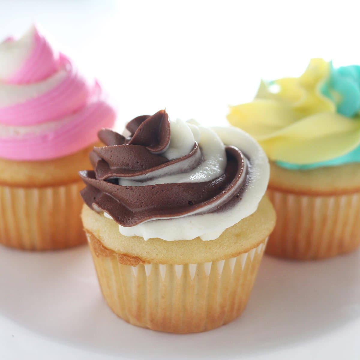 3 Ways to Make Swirled Cupcake Frosting