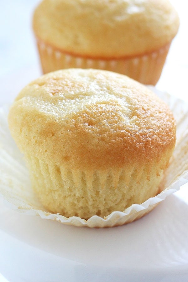 Good Question: Help! Why Do Cupcakes Always Get Stuck In These Silicone  Muffin Cups?