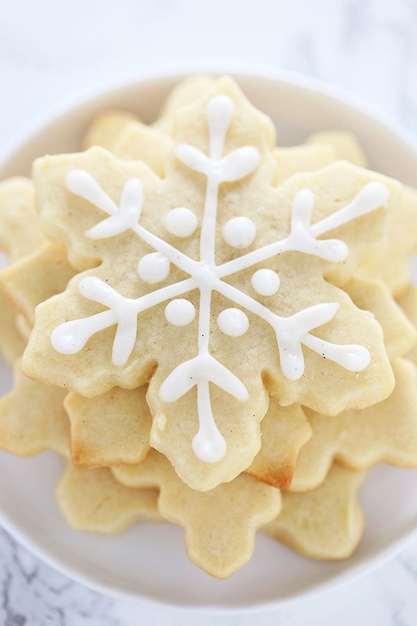 How to Make Easy Snowflake Sugar Cookies