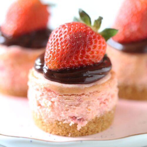 No Bake Strawberry Lemonade Mini Cheesecakes - Handle the Heat