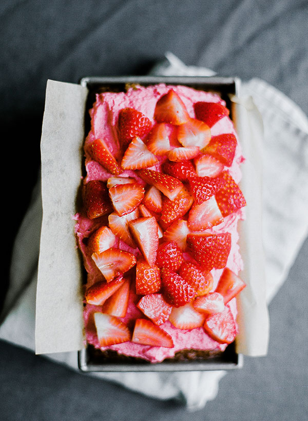 Strawberry Banana Bread is the ultimate sweet spring treat! So fresh and tasty!!