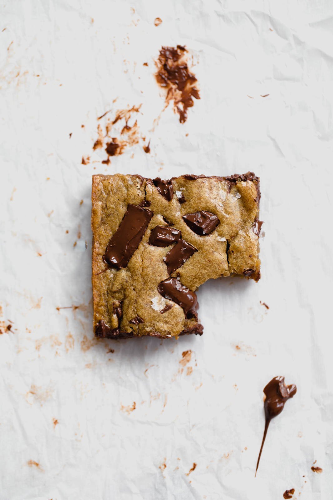 Ultra flavorful Gooey Chocolate Chunk Blondies are ridiculously chewy, gooey, and absolutely loaded with chunks of chocolate. 35 minutes, no mixer required.