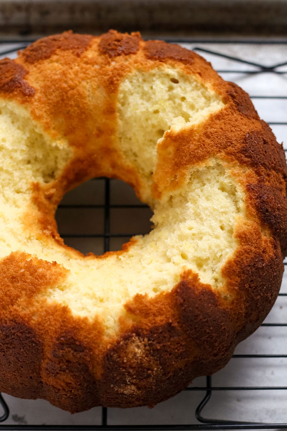 Bundt dort, který uvízl na pánvi a zničil