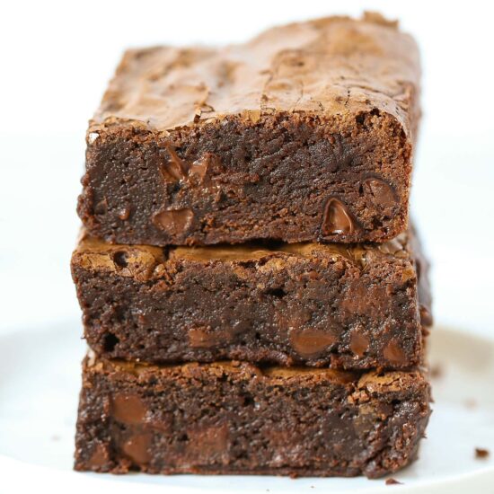 Easy homemade fudgy chewy brownies