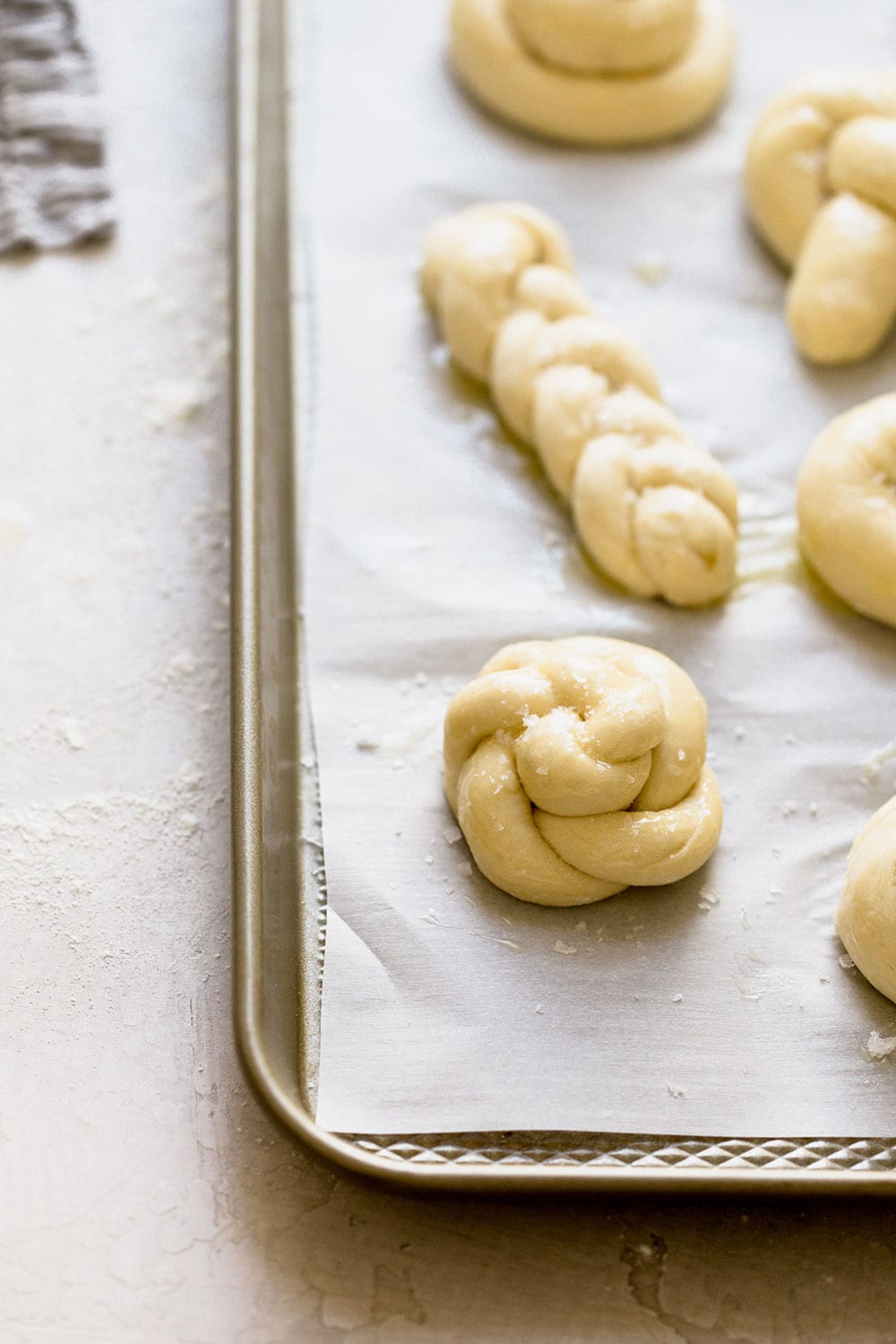 5 techniques for shaping yeast bread dough to make beautiful rolls!