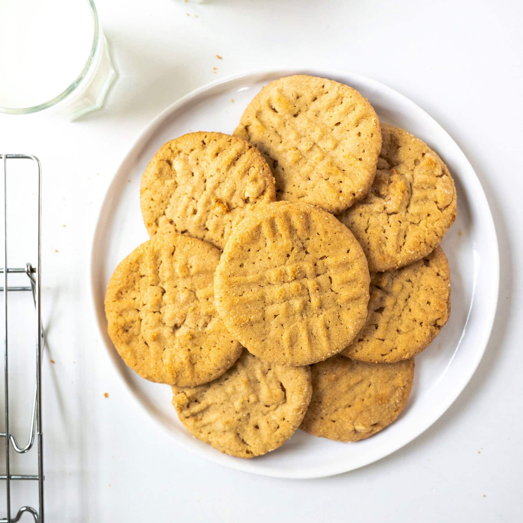 Crunchy Peanut Butter Cookies - Handle the Heat