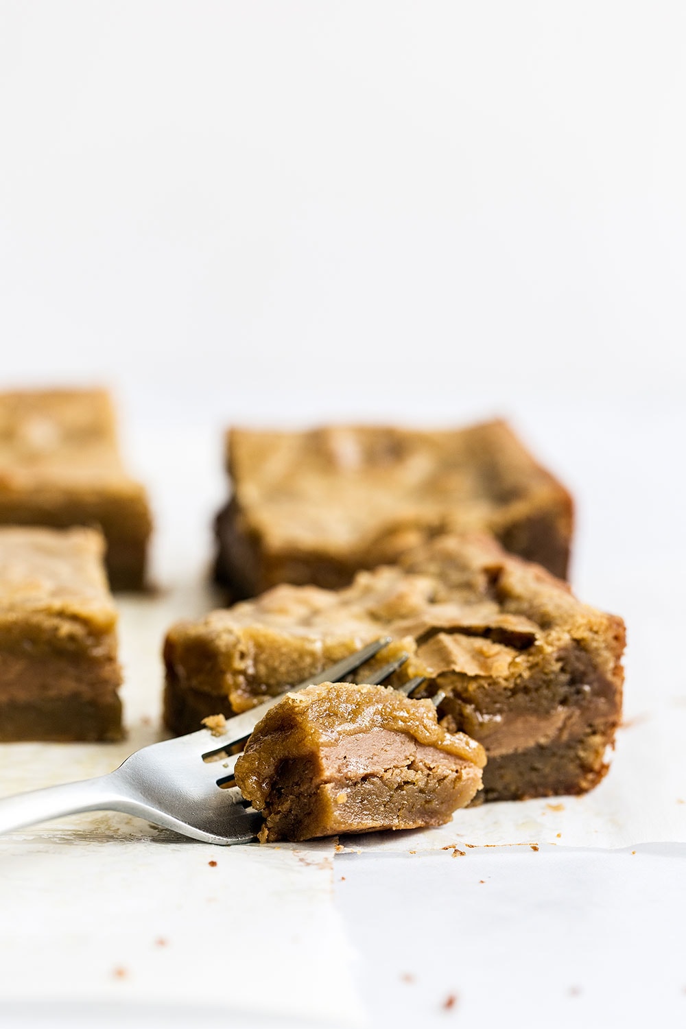 Biscoff cookie butter blondie recipe made with brown sugar and filled with flavor!
