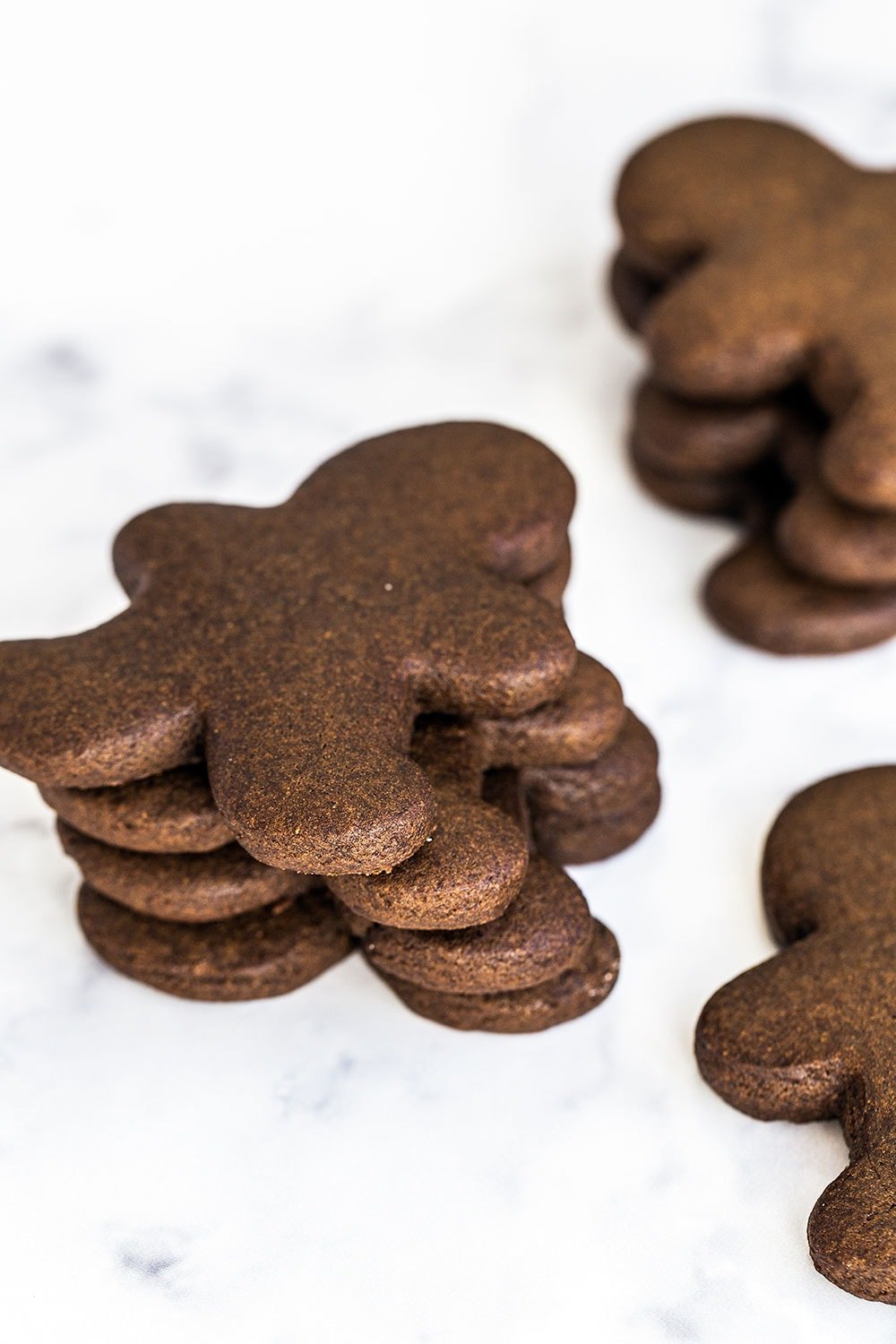 Easy Gingerbread Men Cookies are thick, soft, and perfectly maintain their adorable shape. This dough is a dream to work with and the cookies can be made ahead of time! Easy cookie icing included.
