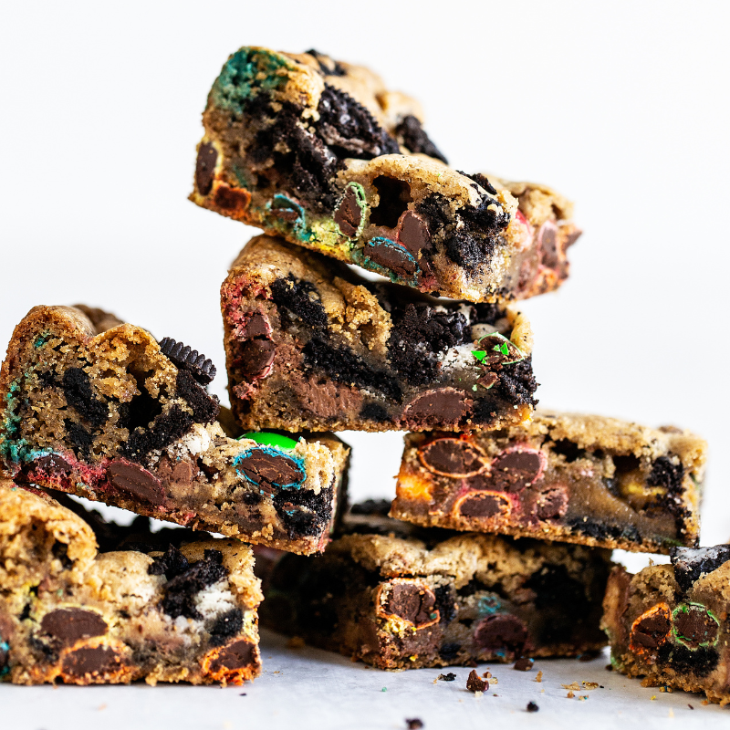 what to do with leftover Halloween candy? Make these bars!