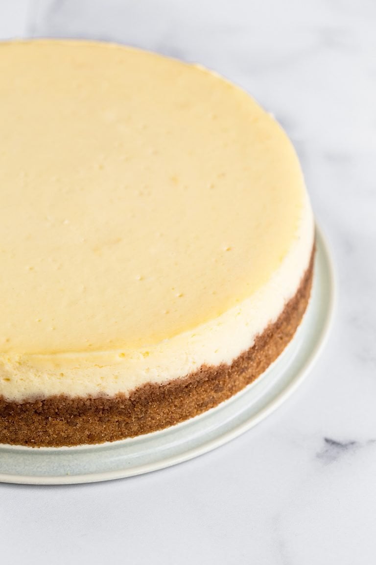 How to Make A Water Bath for Cheesecake Handle the Heat