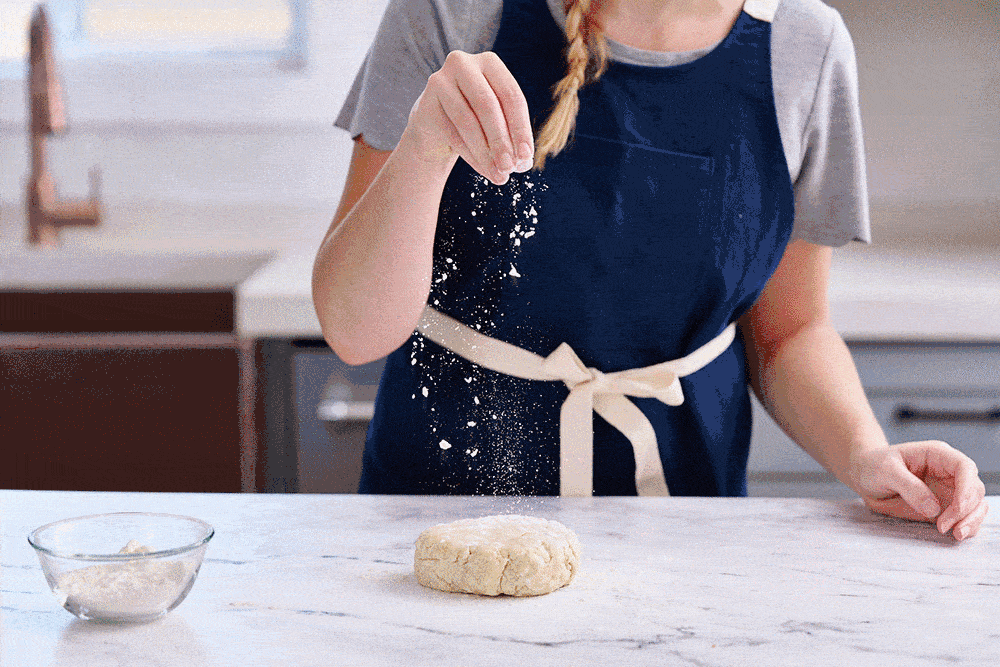 gif of how to roll out pie dough