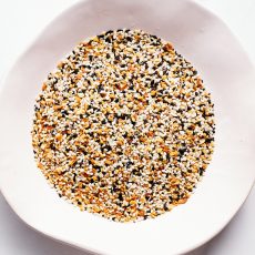 how to make homemade everything bagel seasoning recipe