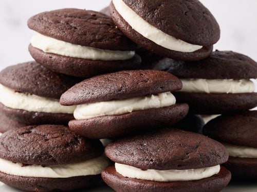 https://handletheheat.com/wp-content/uploads/2023/01/whoopie-pies-SQUARE-500x375.jpg