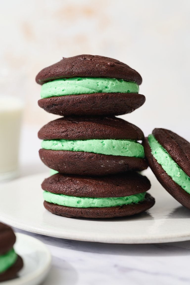 Mint Chocolate Whoopie Pies Handle the Heat