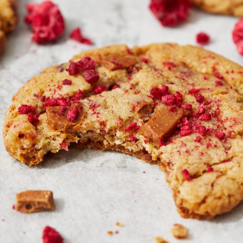 https://handletheheat.com/wp-content/uploads/2023/07/raspberry-white-chocolate-cookie-recipe-SQUARE-500x500.jpg