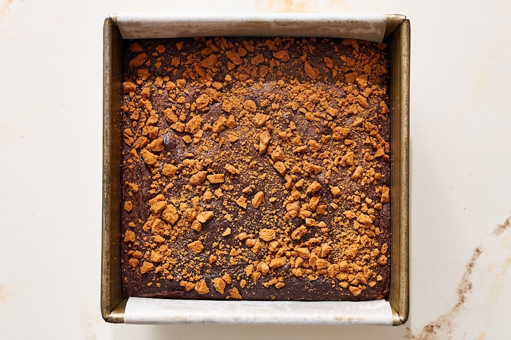 overhead of baked Biscoff brownies in pan